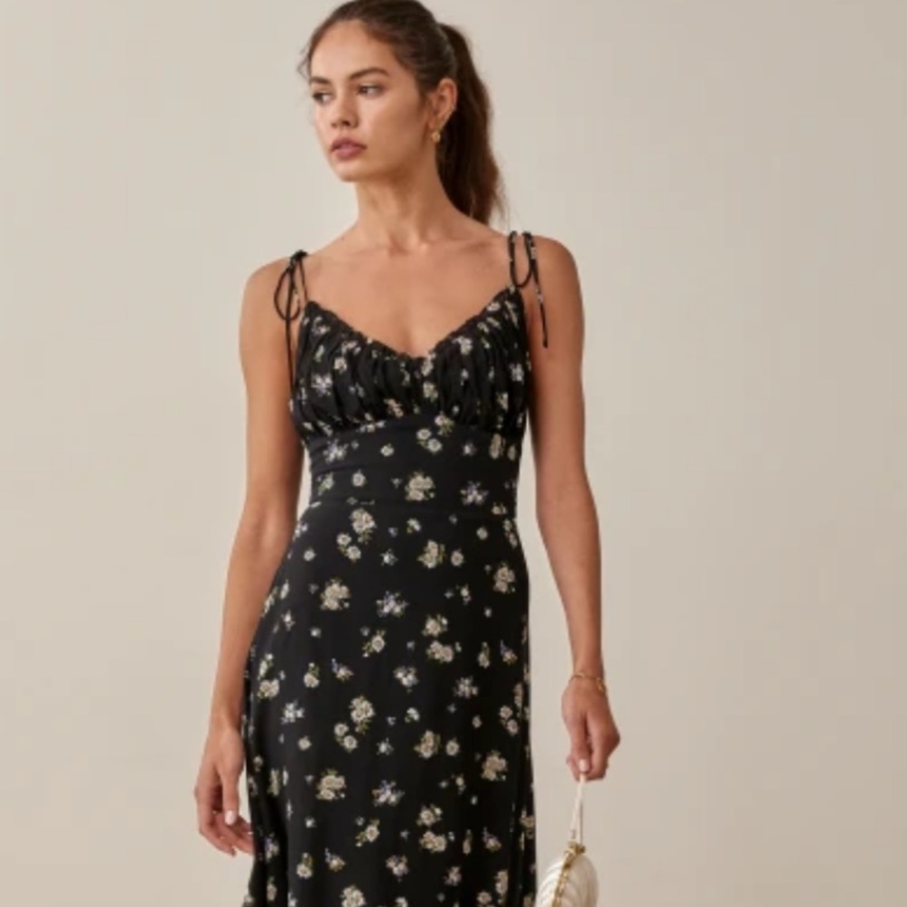 Reformation Embry Midi Dress in Daisy Print. Side 2 - never been worn.